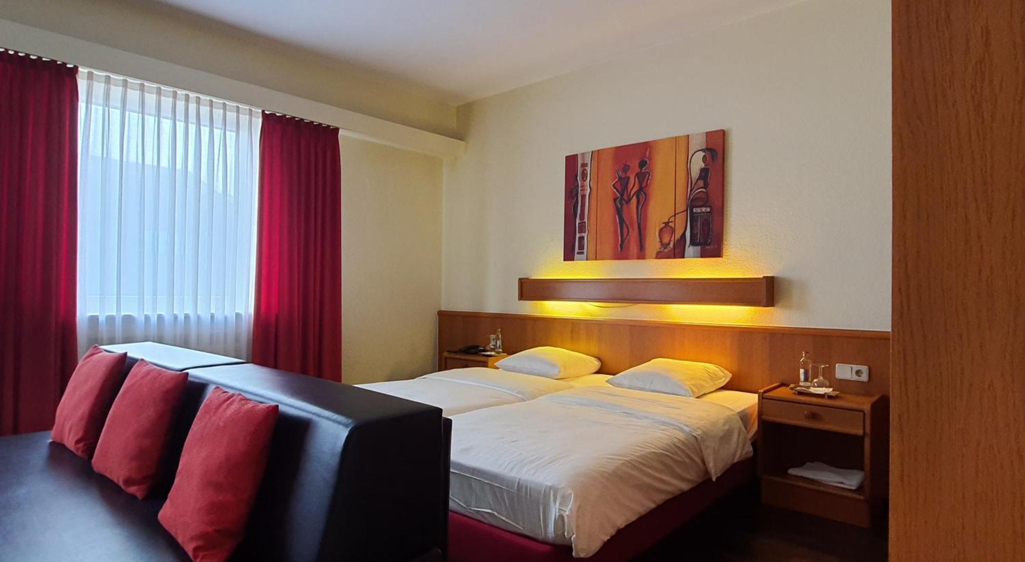 Logis Hotel Acacia Esch-sur-Alzette Zewnętrze zdjęcie